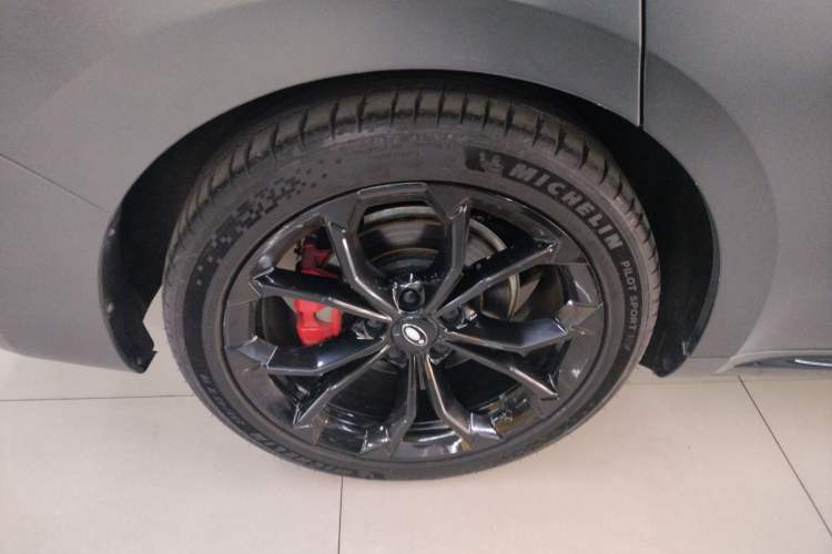 Used ORA Lightning Cat 2022 555 km Luxury Edition