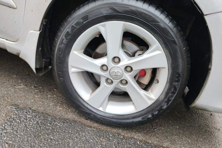 Used Toyota Corolla 2011 1.8L Manual GL-i Right Front Wheel Hub