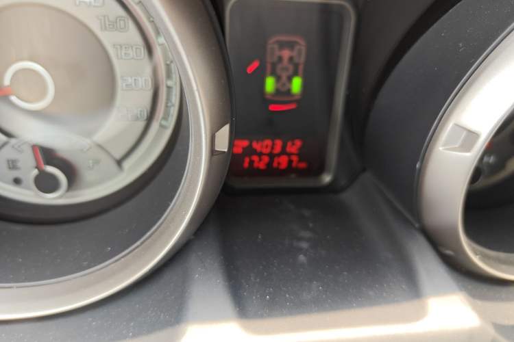 Used Mitsubishi Pajero 2014 3.0L Elite Edition Odometer Close Up