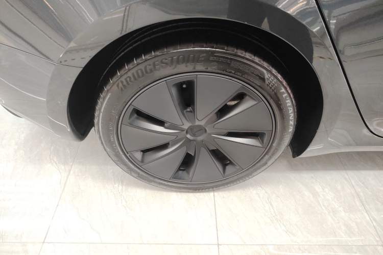 Used Tesla Model 3 2025 Rear-Wheel-Drive Version Right Rear Wheel Hub