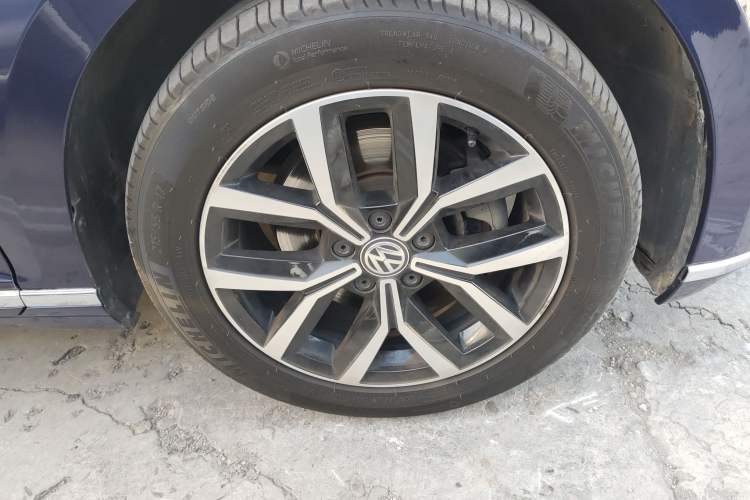 Used Volkswagen Variant 2018 380TSI Two-Wheel Drive Comfort Edition