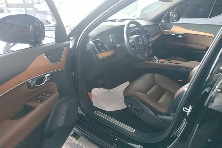 Used Volvo XC90 2021 B6 Zhiyi Luxury Edition 7-Seater Driver Seat