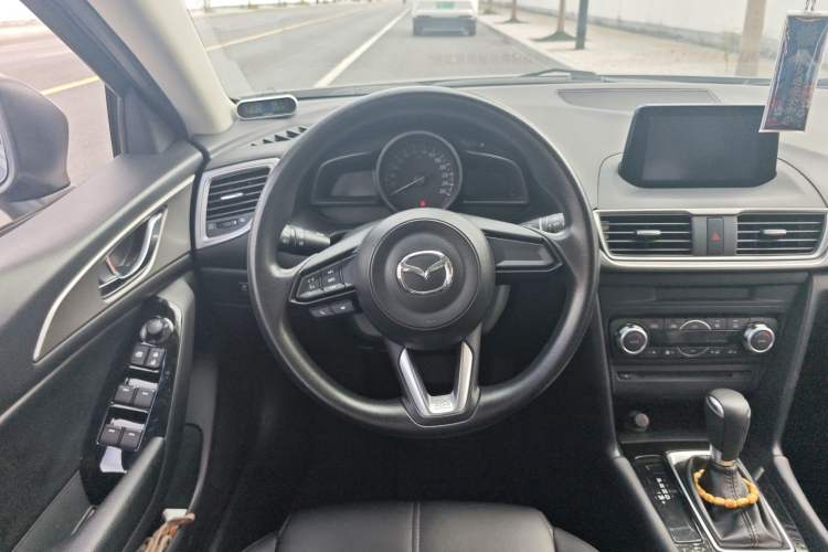 Used Mazda Mazda 3 Axela 2017 Hatchback 1.5L Automatic Luxury Model Emission Standard China V