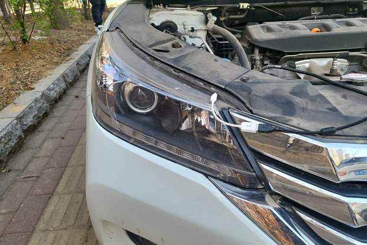 Used Honda Accord 2015 2.0L LX Comfort Edition Right Front Headlight