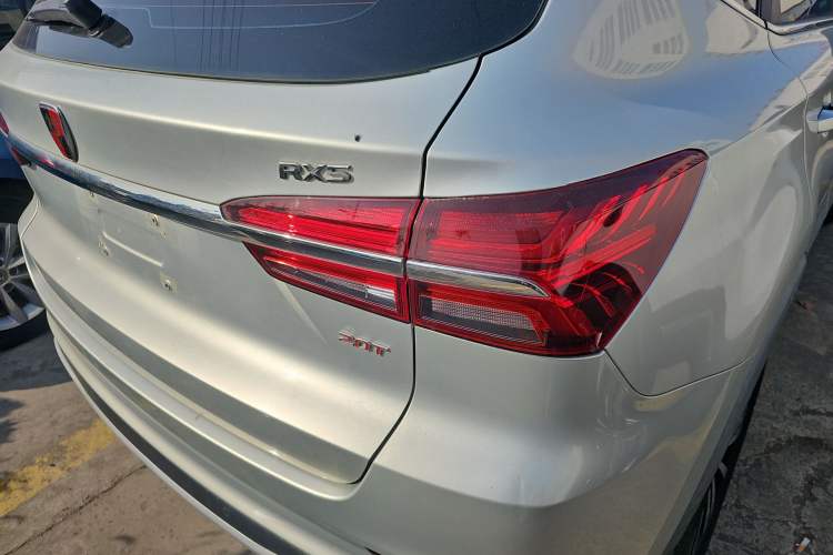Used Roewe RX5 2020 20T Automatic 4G Connect Superior Flagship Edition Right Rear Taillight