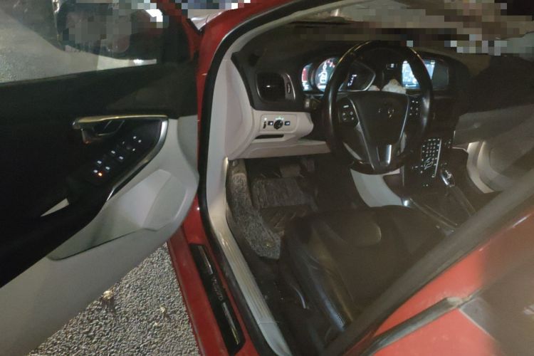 Used Volvo V40 2015 1.6T Zhiyi Edition