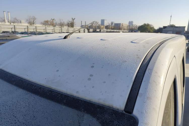 Used Wuling Yangguang 2024 300KM Comfort Version Passenger Van 75kW