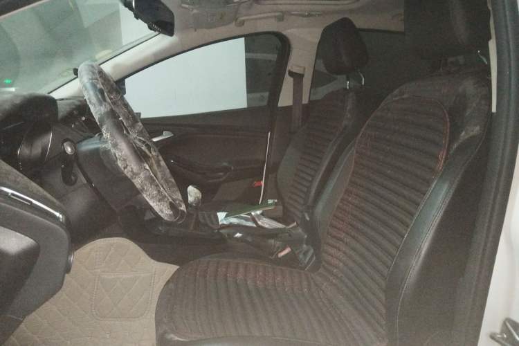 Used Ford Focus 2017 Hatchback 1.6L Manual Fashion Edition SmartDrive Version Left Front Seat