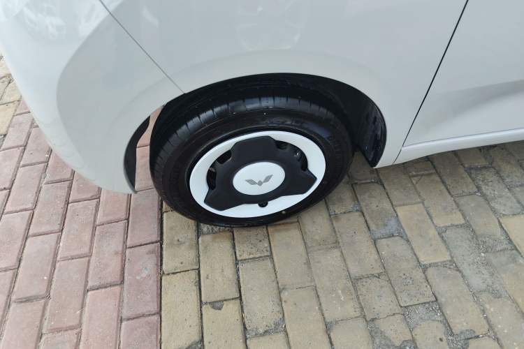 Used Wuling Hongguang MINIEV 2024 3rd Generation 215km Youth Edition Left Front Wheel Hub