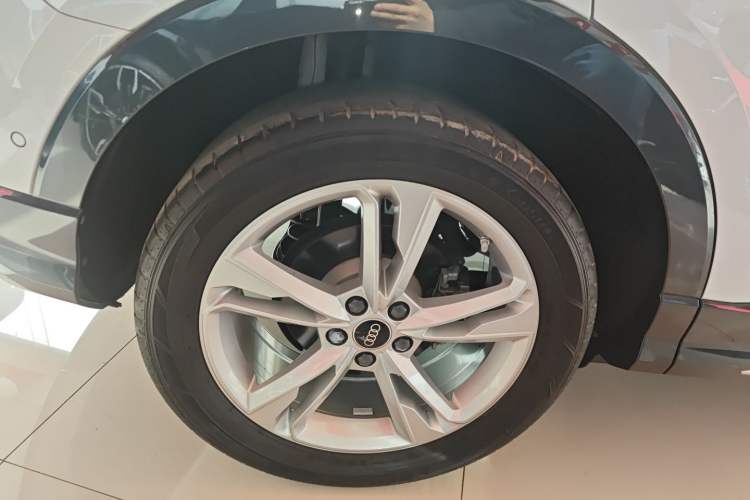 Used Audi Q3 2021 35 TFSI Fashionable and Elegant Model
