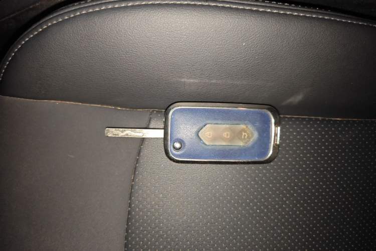 Used Wuling Alvez 2022 1.5L Manual Comfort Version Interior 1