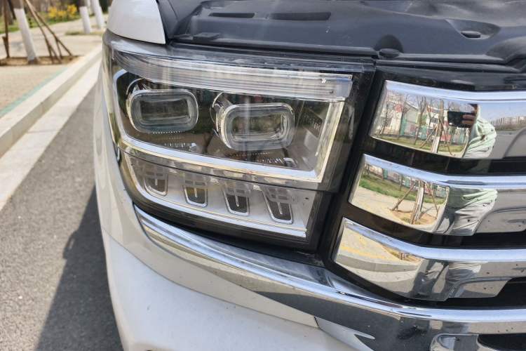 Used Tank 500 New Energy 2026 Model—Hi4-T Smart Enjoyment Version Right Front Headlight