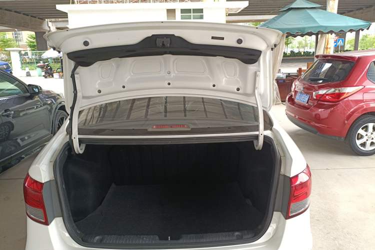 Used Kia K2 2015 Sedan 1.4L Automatic GLS Trunk