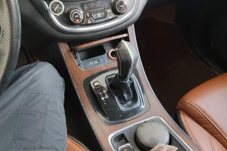 Used Baojun 560 2017 Rhythmic Edition 1.8L iAMT Prestige Model