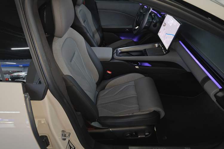 Used Zeekr 007GT 2025 Rear-Drive Intelligent Driving Version 75 kWh Right Front Seat