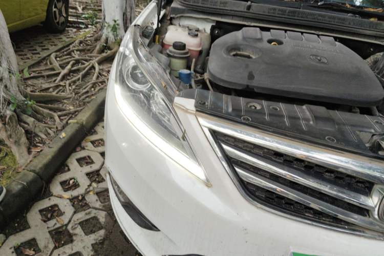 Used CHANGAN Eado 2016 1.6L Manual Fashion Edition Right Front Headlight