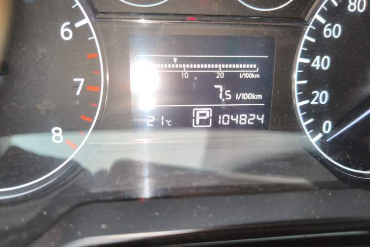 Used Nissan Tiida 2011 1.6L CVT Comfort Model Odometer Close Up
