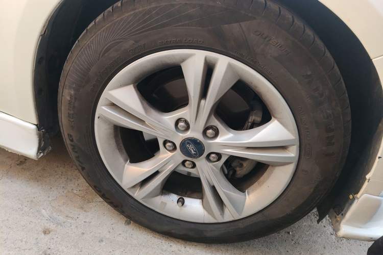 Used Ford Focus 2012 Sedan 1.6L Manual Fashion Edition
