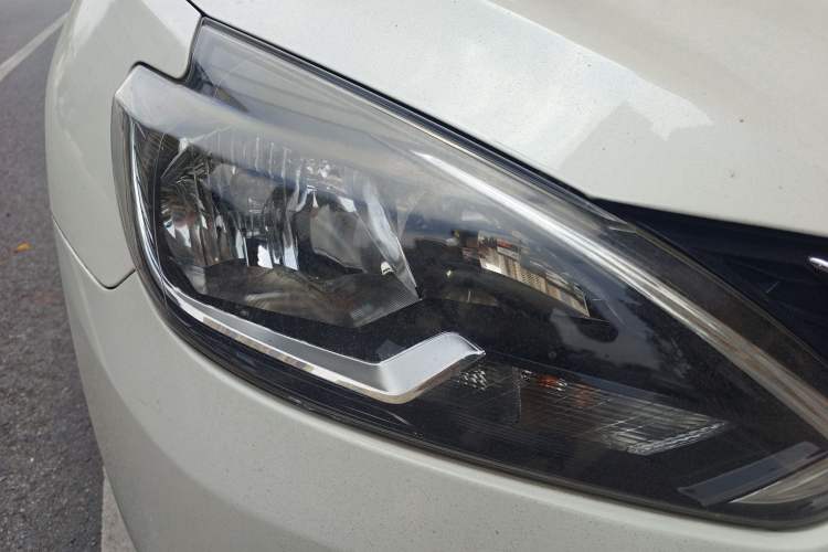Used Nissan Sylphy 2016 1.6 XL CVT Luxury Edition Right Front Headlight