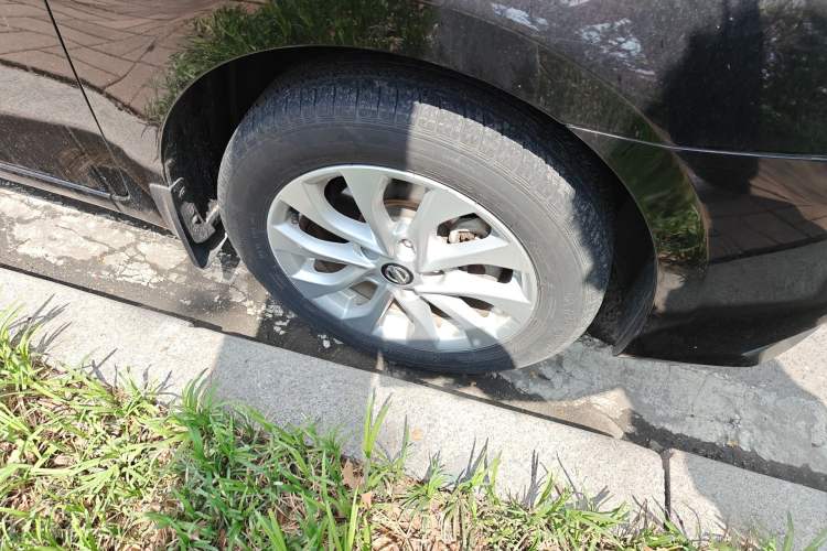 Used Nissan Sylphy 2018 1.6XV CVT Deluxe Edition Right Front Wheel Hub