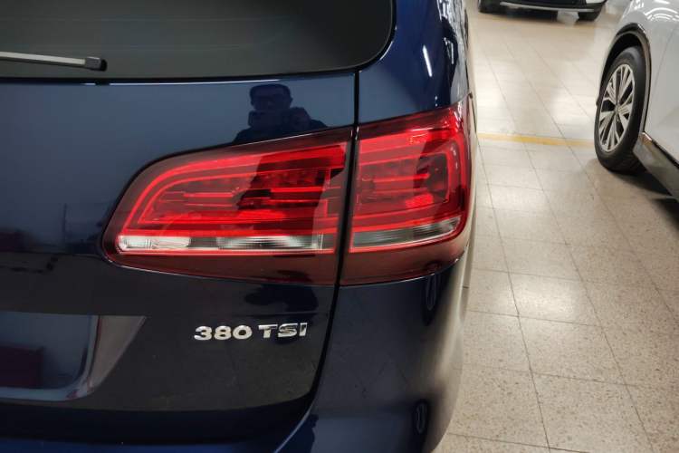 Used Volkswagen Sharan 2018 Revised Version 380TSI Comfort Edition 7-Seater Right Rear Taillight