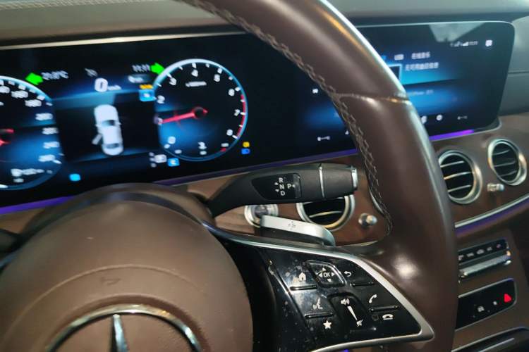 Used Mercedes-Benz E-Class 2023 E 260 L 4MATIC Gear Lever