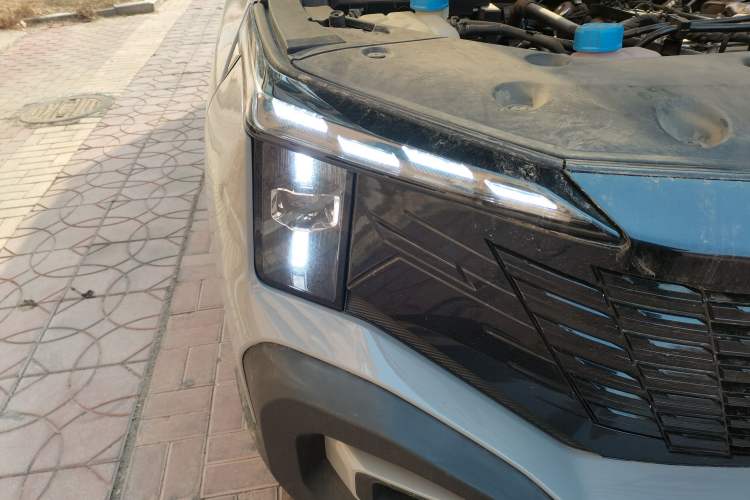 Used CHANGAN Hunter 2024 Warrior Edition Luxury Model Dual-Motor All-Wheel Drive Standard Box