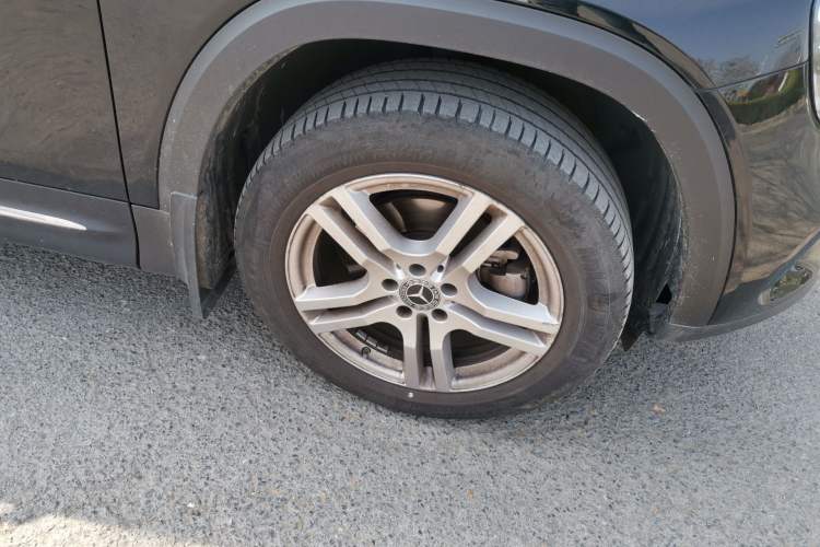 Used Mercedes-Benz GLB 2022 Second Facelift GLB 200 Dynamic Edition Right Front Wheel Hub