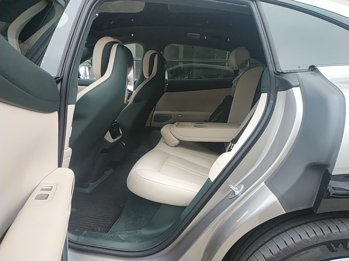 Xiaomi Auto YU7 2025 Ultra-Long Range High-Performance All-Wheel-Drive Max Edition — снимка 20