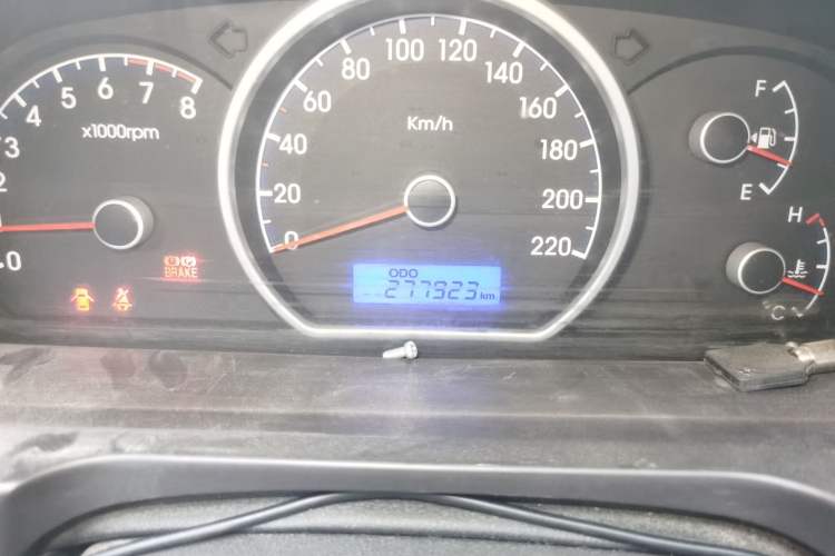Used Hyundai Celesta 2011 1.6L Manual Comfort Edition Odometer Close Up