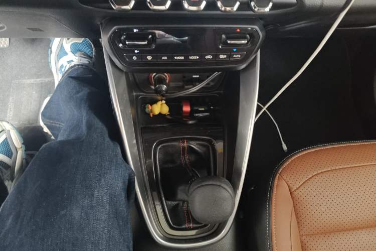 Used Baojun 510 2017 1.5L Manual Luxury Model Gear Lever