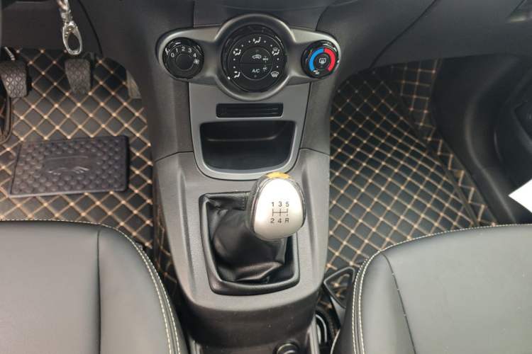 Used Ford Fiesta 2013 Hatchback 1.5L Manual Fashion Edition