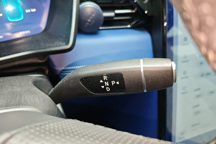 Used XPeng G3 2021 G3i 460N Gear Lever