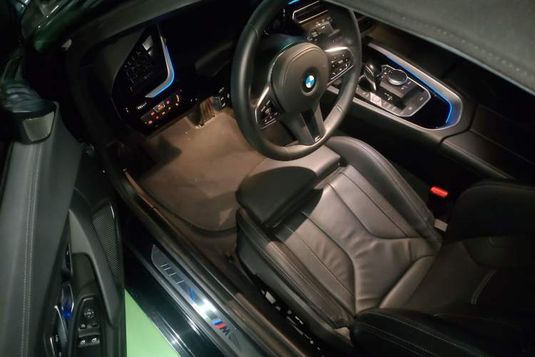 Used BMW Z4 2019 sDrive 25i M Sport Package Interior 3