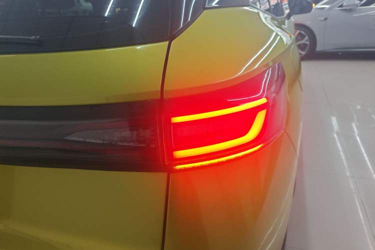 Used Volkswagen ID.4 X 2022 Pure Long-Range Version Right Rear Taillight