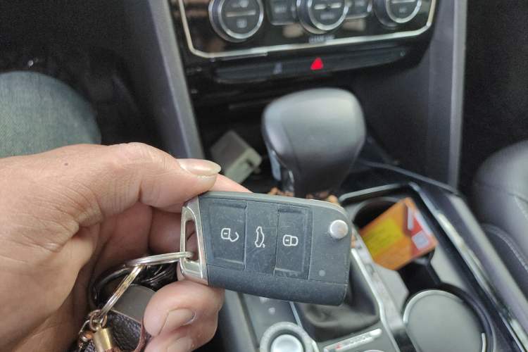 Used Volkswagen Teramont 2017 530 V6 Four-Wheel Drive Luxury Edition Vehicle Key