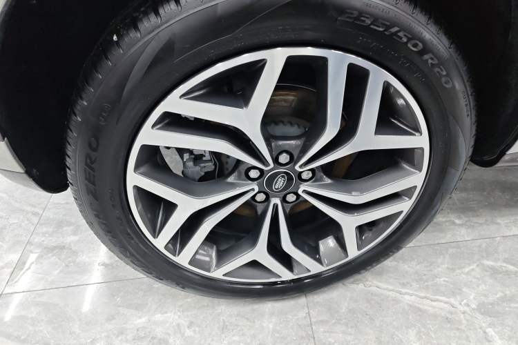 Used Land Rover Range Rover Evoque 2023 Aurora L 249 PS Luxury Edition