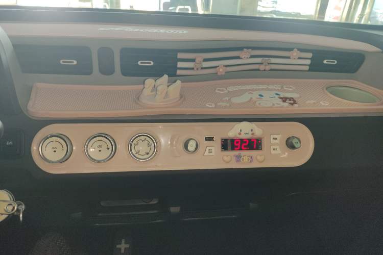 Used Wuling Hongguang MINIEV 2022 Macaron Premium Model – Lithium Iron Phosphate Audio And AC Panel