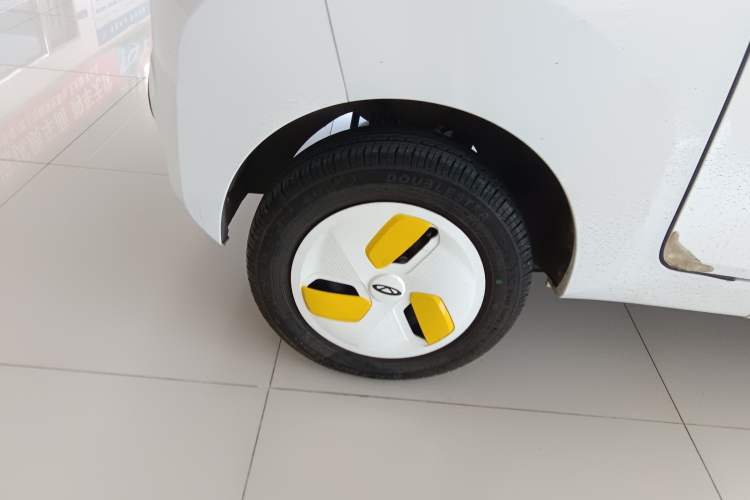 Used Chery QQ Ice Cream 2022 120km Conical Shape Lithium Iron Phosphate
