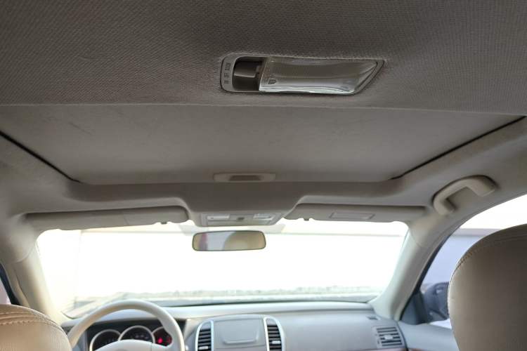Used Nissan Sylphy 2009 1.6XL Automatic Luxury Sunroof Edition Headliner