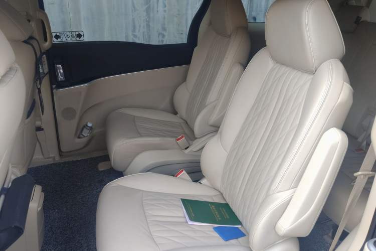 Used Buick GL8 2023 Facelifted Land Cruiser Executive Luxury Version