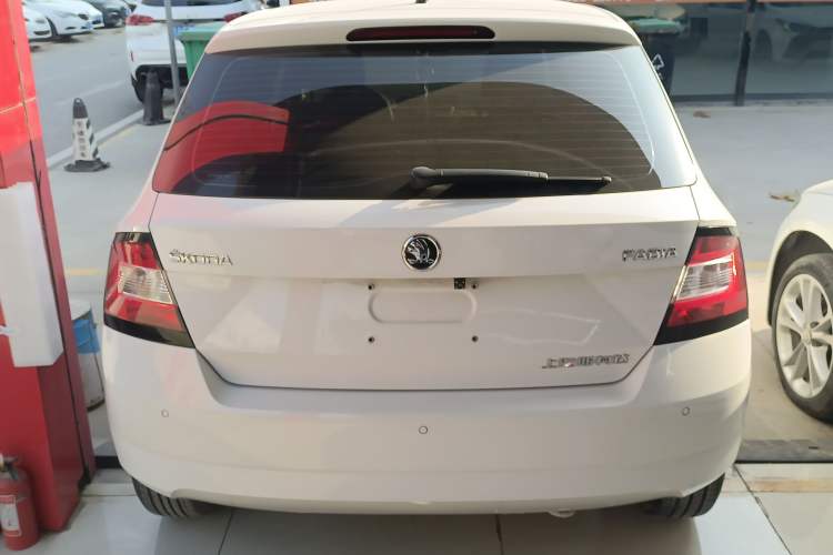 Used Skoda Fabia 2017 1.4L Automatic Car Enjoy Edition