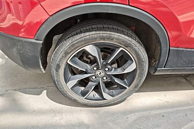 Used Dongfeng Aeolus AX4 2017 1.6L DCT Trendy Style
