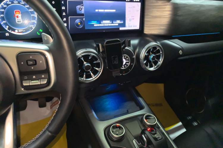 Used Tank 300 2021 City Edition 2.0T—Truly Stylish Audio And AC Panel