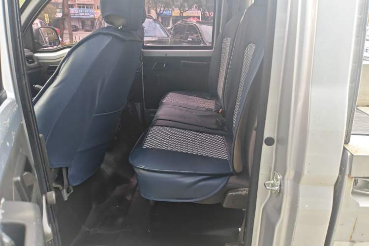 Used Wuling Rongguang New Truck 2019 1.8L Double-Cab China VI Standard LJ479Q6 Left Rear Seat
