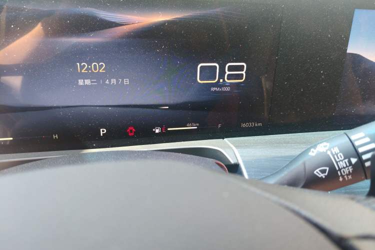 Used Buick GL8 2023 ES Lu Zun Deluxe Model Odometer Close Up