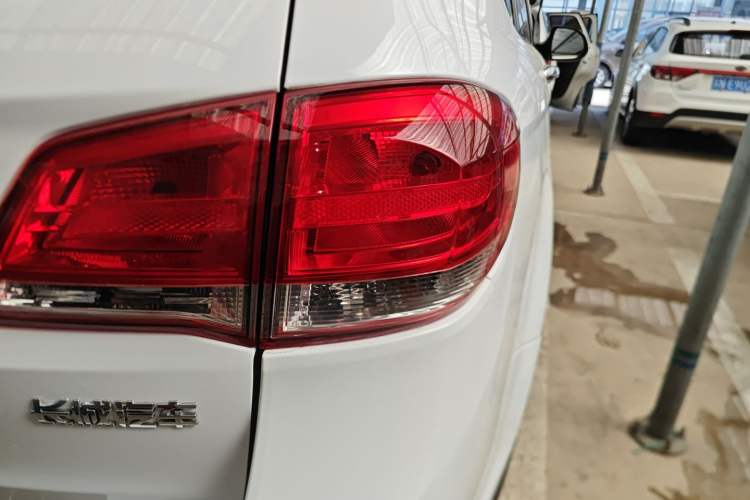 Used Haval H6 2015 Upgraded Model 1.5T Manual Two-Wheel Drive Elite Version