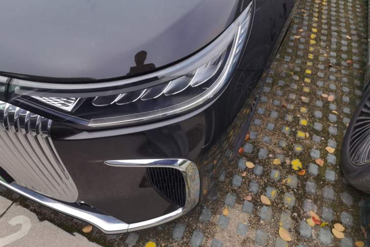 Used VOYAH Dream 2025 PHEV Four-Wheel-Drive Flagship Kunpeng Edition Left Front Headlight