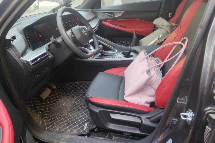 Used CHANGAN CS35PLUS 2022 Blue Whale NE 1.4T DCT Prestige Model