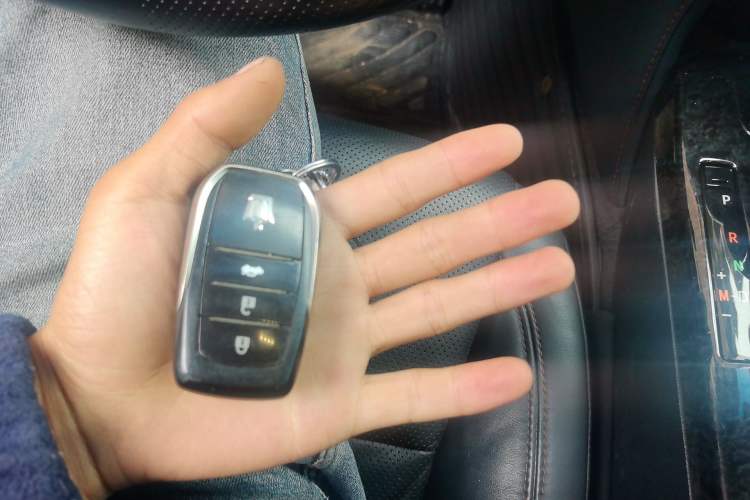 Used Toyota Crown 2018 2.0T Fashion Edition Vehicle Key